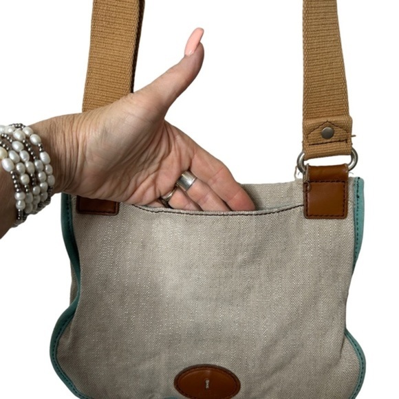 FOSSIL Crossbody Bag in Tan Canvas with Long Leather Straps - Picture 5 of 10